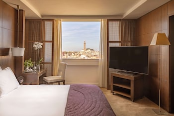 Executive Suite (Regency)