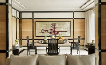Suite (Ambassador Suite)