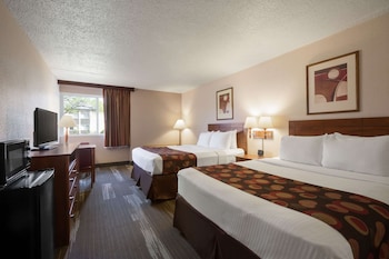 Room, 2 Queen Beds, Non Smoking (Pet-Friendly)