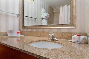Suite, 1 King Bed, Non Smoking