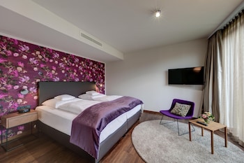 Premium Suite, 1 King Bed, Annex Building (Separate Living Room)