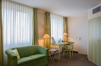 Deluxe Room, 1 Double Bed (Cozy Sitting Corner)
