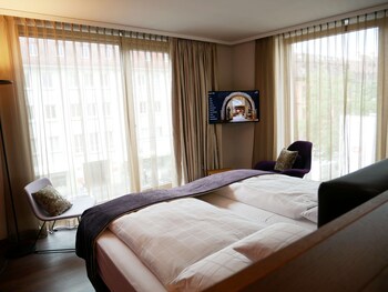 Superior Room, 1 King Bed, Annex Building