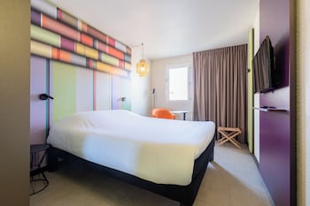 Standard Room, 1 Double Bed (City Side)