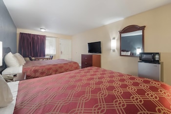 Standard Room, 2 Queen Beds, Non Smoking
