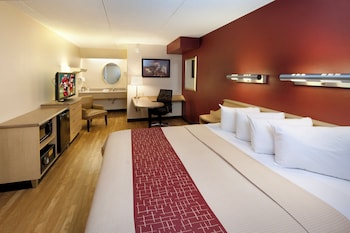Superior Room, 1 King Bed, Accessible (Smoke Free)