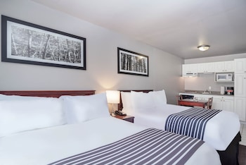 Standard Room, 2 Double Beds, Kitchenette