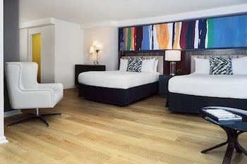 Deluxe 2 Queen Beds