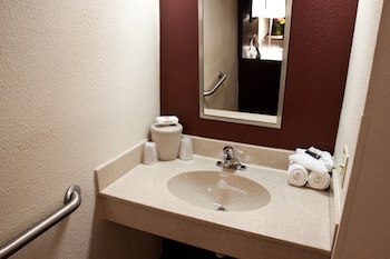 Deluxe Room, 1 King Bed, Accessible (Smoke Free)