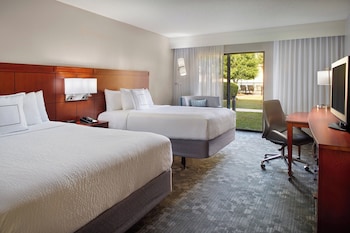 Room, 2 Queen Beds (Mobility/Hearing Accessible, Tub)
