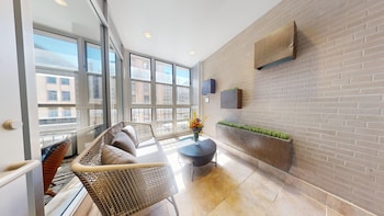Suite, 1 Bedroom, Mobility Accessible (Communications)