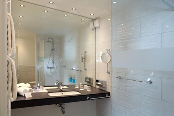 Comfort Room, 1 Double Bed, Refrigerator (Larger Room)