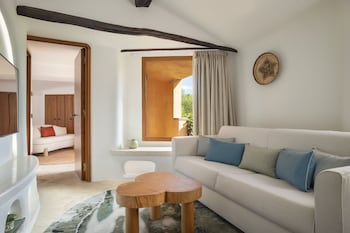 Deluxe Suite, 1 King Bed, Inner View (Contemporary)