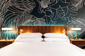 Deluxe Room, 1 King Bed