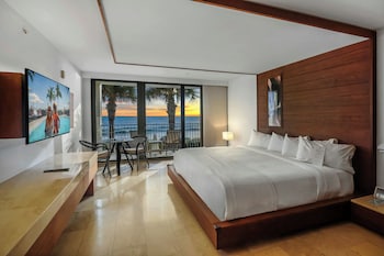 Room, 1 King Bed, Oceanfront