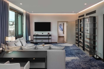 Suite, 1 Double Bed (Diplomat Suite)