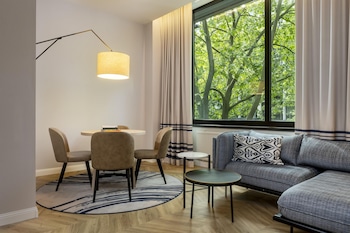 Suite, Multiple Beds, Corner
