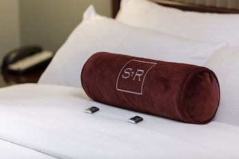 Junior Suite, 1 Queen Bed with Sofa bed