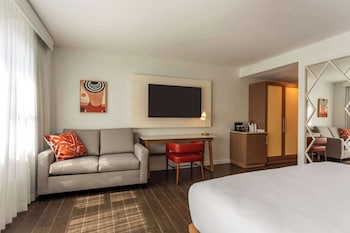 Room, 1 King Bed, City View, Corner