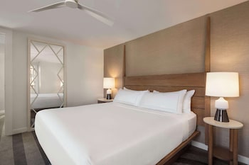 Suite, 1 King Bed, Terrace