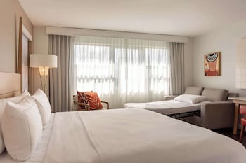 Room, 1 King Bed, City View, Corner