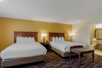 Standard Room, 2 Queen Beds, Non Smoking, Refrigerator & Microwave (with Sofabed)