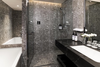 Deluxe Room, 2 Twin Beds, City View