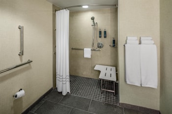 Room, 2 Queen Beds, Accessible (Mobility & Hearing, Roll-In Shower)