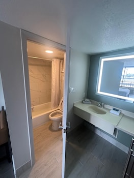 Room, 2 Queen Beds, Non Smoking