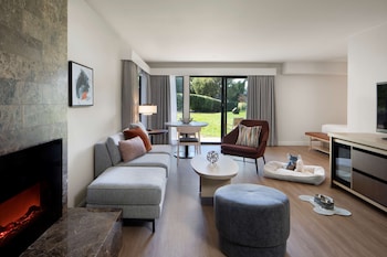 Suite (Monterey)