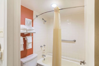 Room, 2 Queen Beds, Non Smoking, Kitchenette