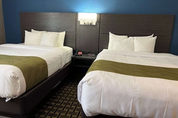 Standard Room, 2 Queen Beds, Non Smoking