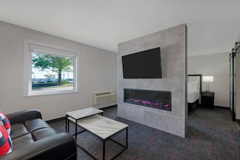 Suite, 1 King Bed, Fireplace