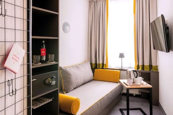 Room (Lounge)