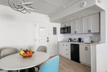 Suite, 2 Double Beds, Ocean View