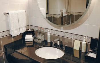 Deluxe King Balcony