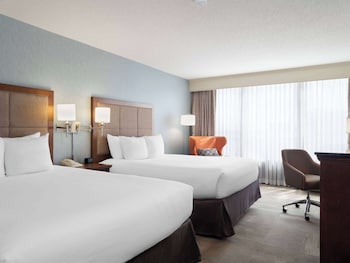 Room, 2 Queen Beds, Accessible, Non Smoking (Mobility, Tub W/Grab Bars)