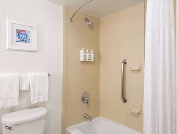 Room, 2 Queen Beds, Accessible, Non Smoking (Hearing)