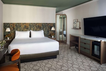 Atrium, Room, 1 King Bed, View