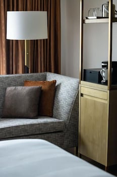 Club Room, 1 King Bed