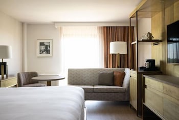 Club Room, 1 King Bed