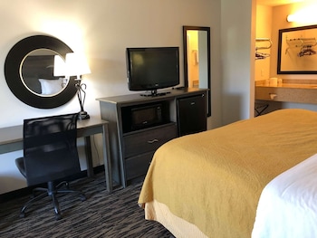 Deluxe Room, 1 King Bed, Accessible, Non Smoking