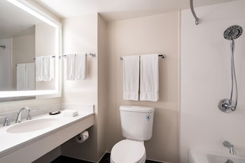 Room, 2 Double Beds, Pool View, Poolside (Renovated)