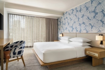 Room, 1 King Bed, Ocean View (Renovated)