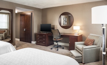 Room, 1 King Bed (Mobility/Hearing Access, Roll-In Shwr)