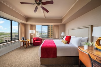 Deluxe Room, 1 King Bed