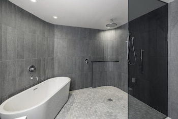 Room, 1 King Bed, Accessible (Hearing)
