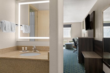 Studio Suite, 1 King Bed, Non Smoking