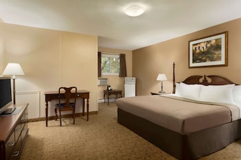 Standard Room, 1 King Bed