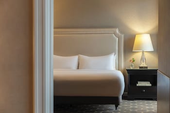 Fairmont Gold, Presidential Suite, 1 King Bed with Sofa bed